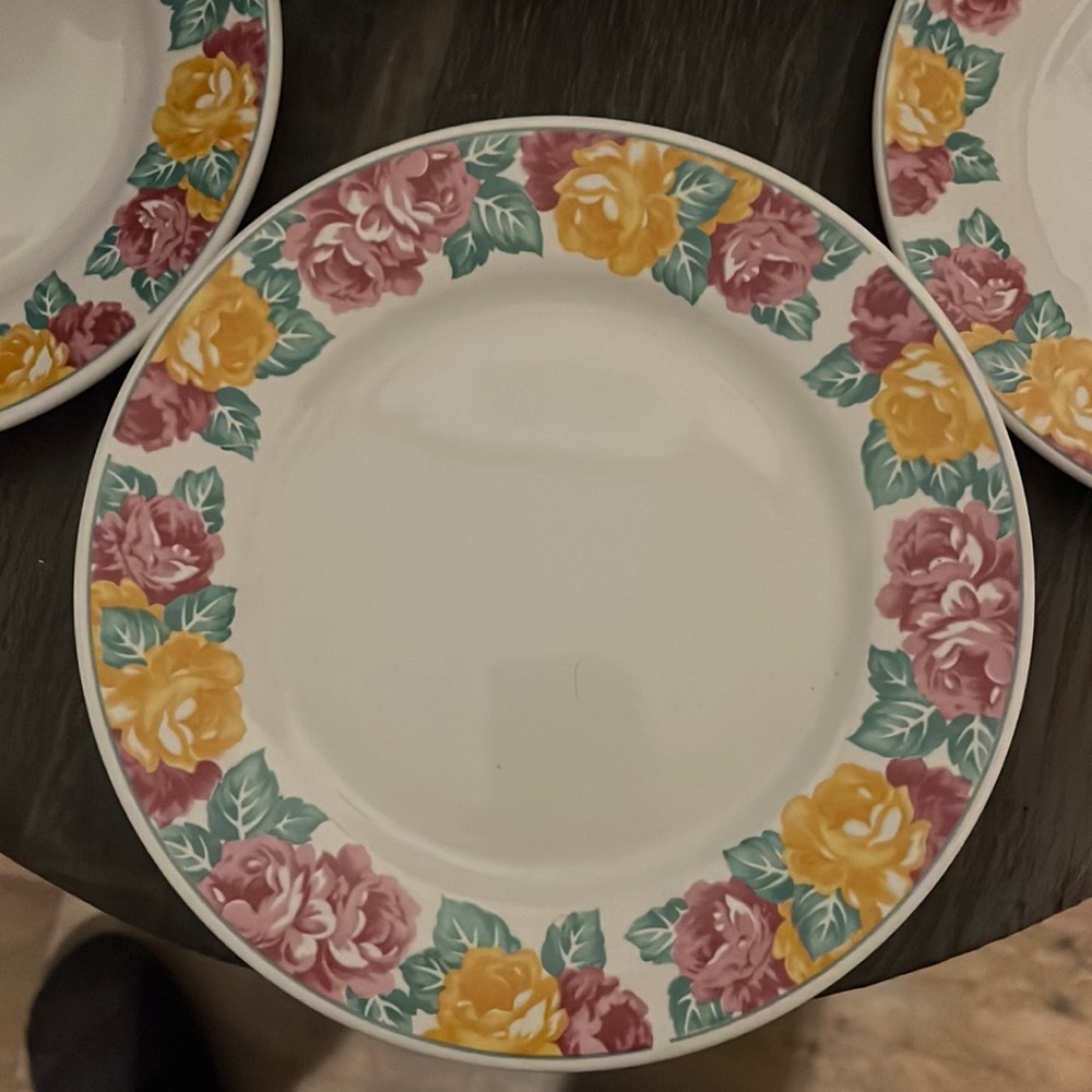 7 PCs discontinued Farberware Charmant Small Plate #209